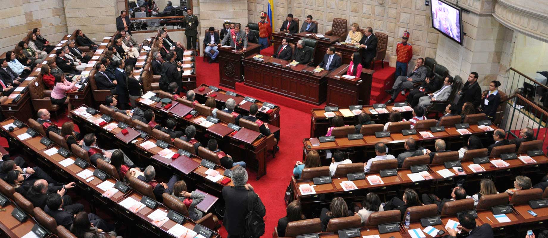 El periodo para gobernadores y alcaldes elegidos se planea extender en 2015