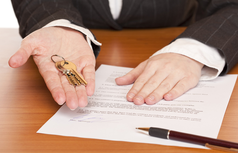 ¿Cuándo se da el desistimiento, resolución y suspensión en un contrato de arrendamiento?