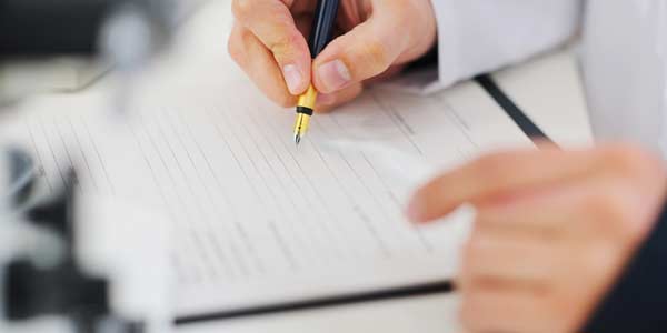 ¿En qué consiste la regulación especial del Contrato de Arrendamiento de Bienes Inmuebles con fines comerciales?