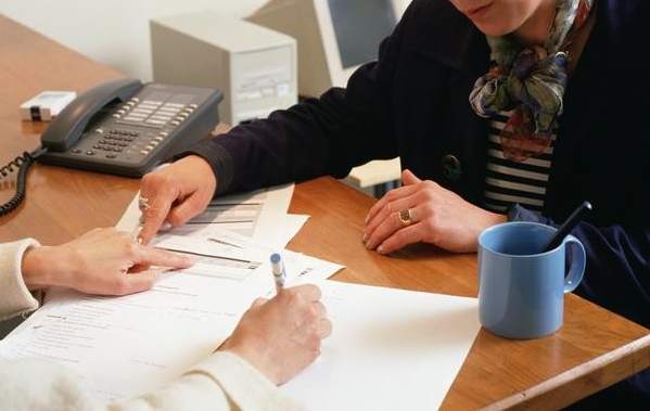 ¿Cómo es la indemnización en el contrato a término indefinido?