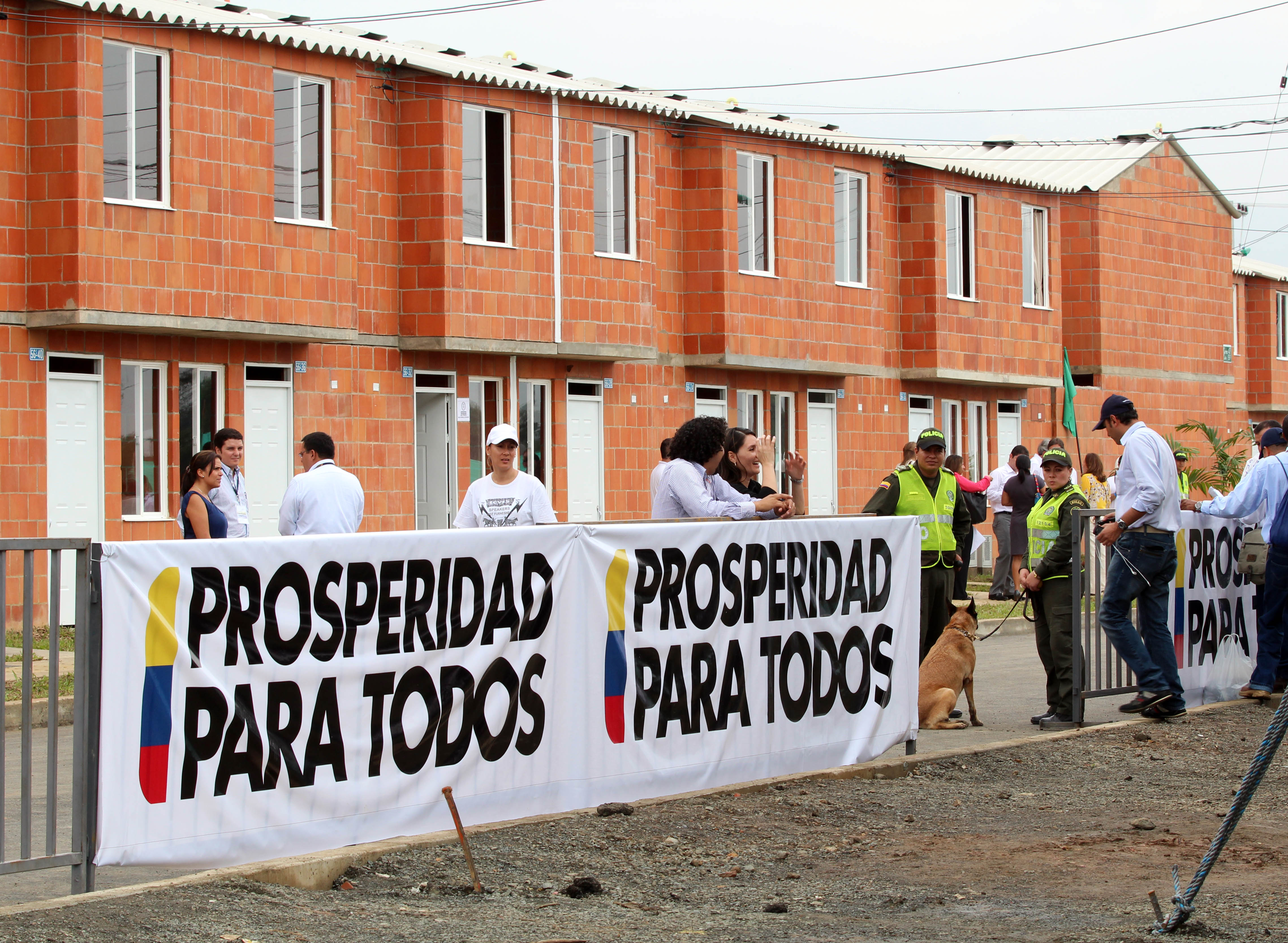 Fuerte debate en el congreso por el programa de viviendas gratis 